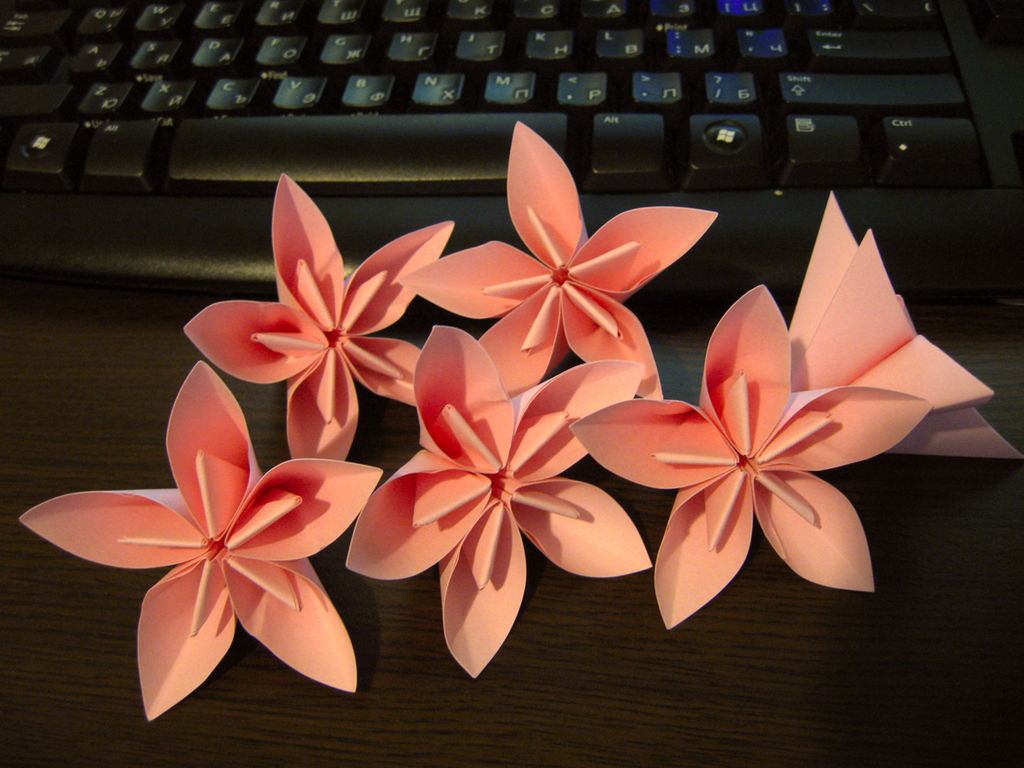 Оригами «Шар из цветов» » Складывание фигурок техникой модульное оригами спошаговыми фотографиями.