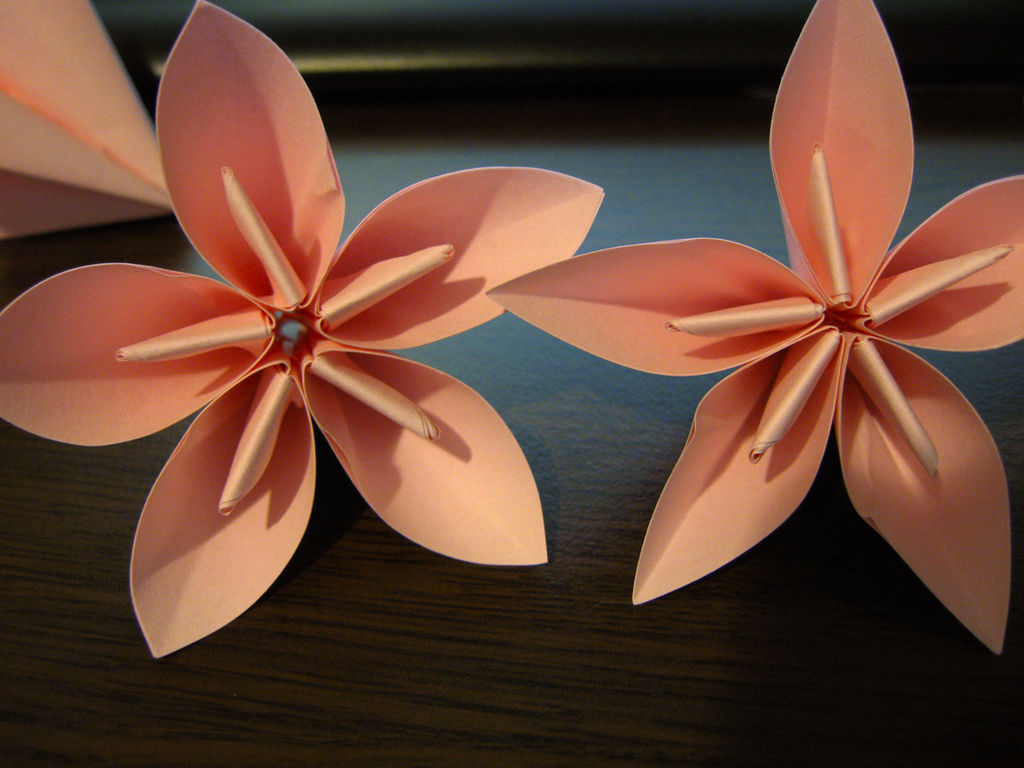 Оригами «Шар из цветов» » Складывание фигурок техникой модульное оригами спошаговыми фотографиями.