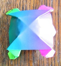Черепаха из цветной бумаги