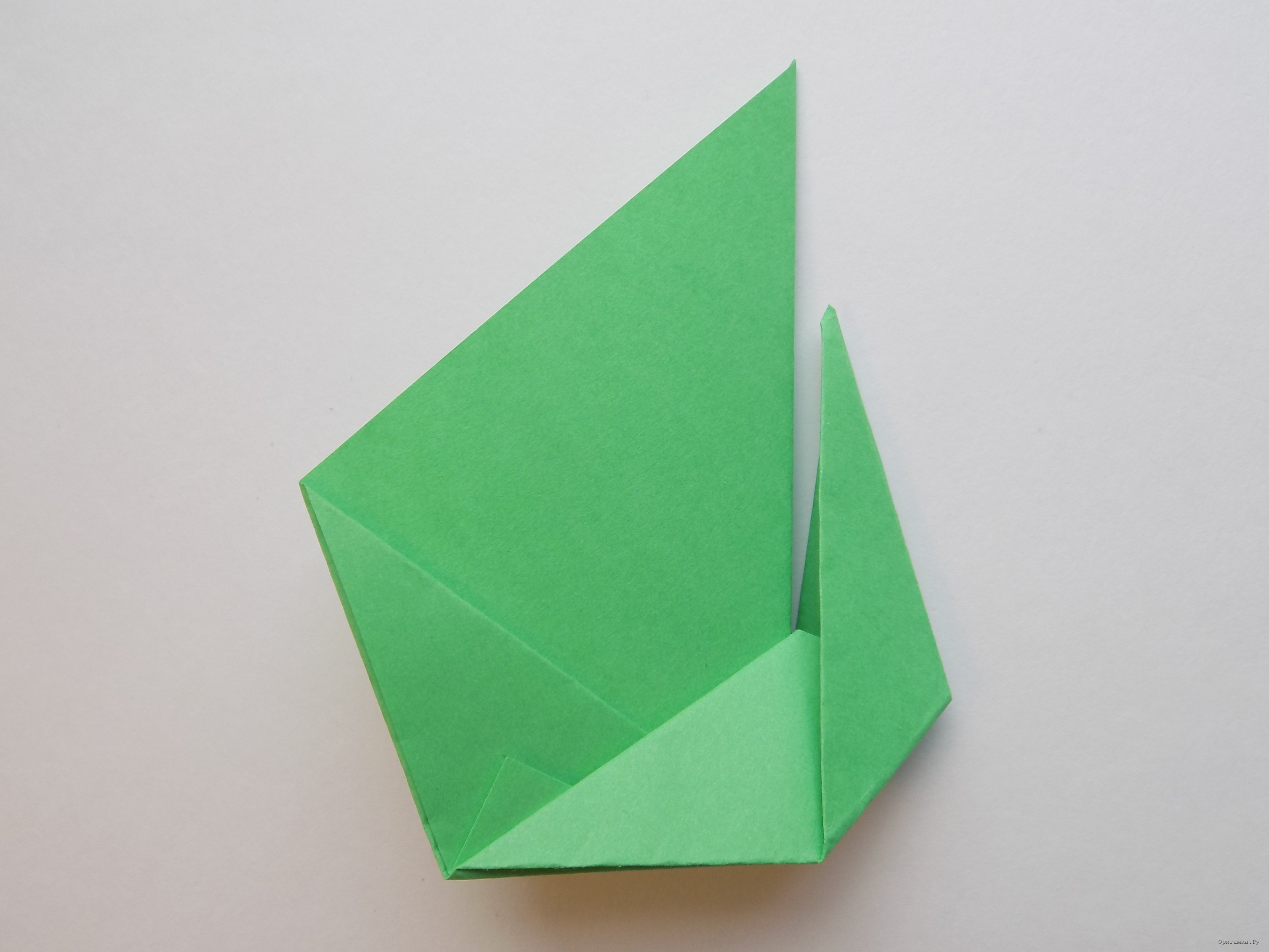Павлин оригами из бумаги. Origami peacock