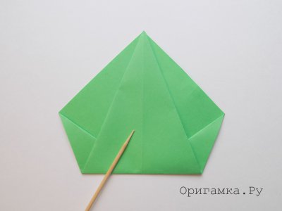 Павлин из бумаги в технике оригами